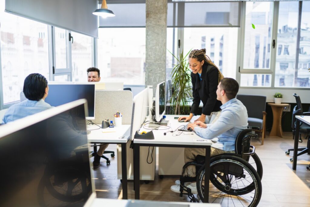 Moderne toegankelijke kantoorgebouwen in Geel voor verschillende doelgroepen. Ideaal voor coworking of flexoffice.
